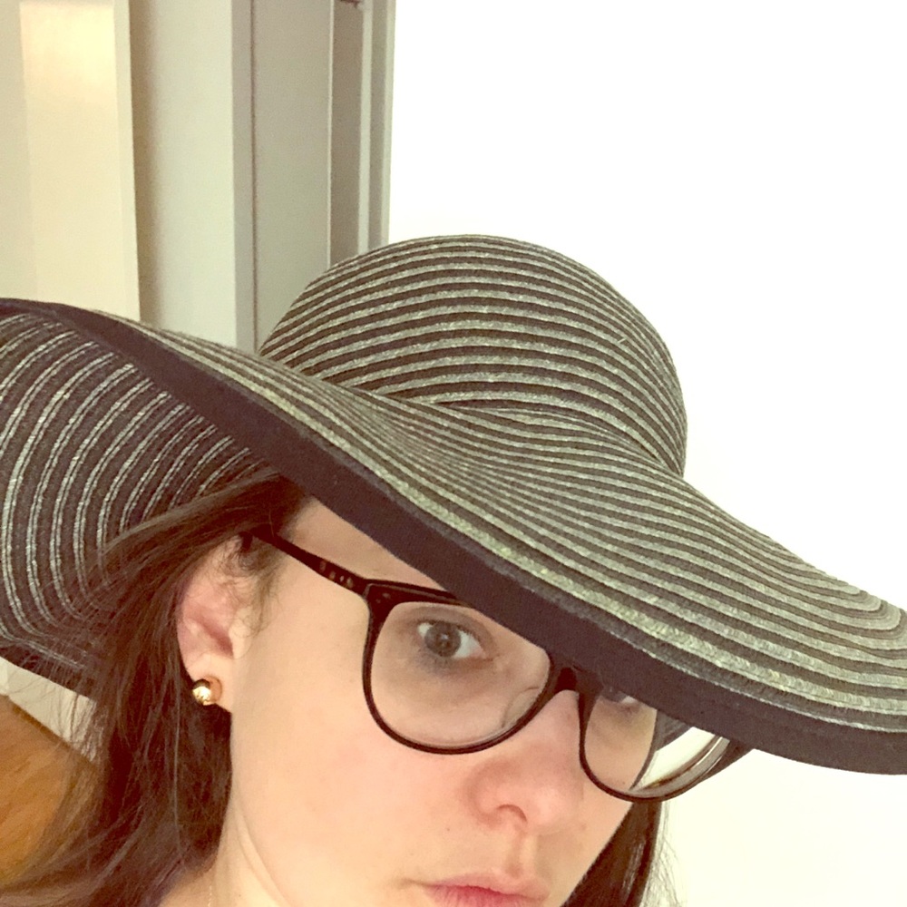 Authentic Goorin Bros. Floppy Beach Hat!